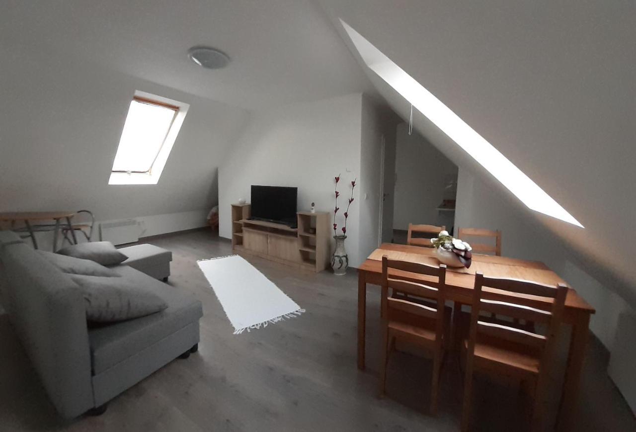 Peak Apartman Eger Eksteriør bilde