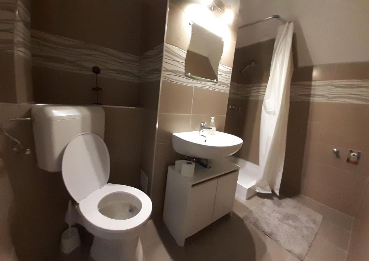 Peak Apartman Eger Eksteriør bilde